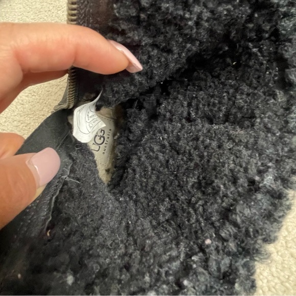 UGG Australia Women’s Blayre II Leather Sheepskin Boots Size 6 Buckle Waterproof - Picture 8 of 9